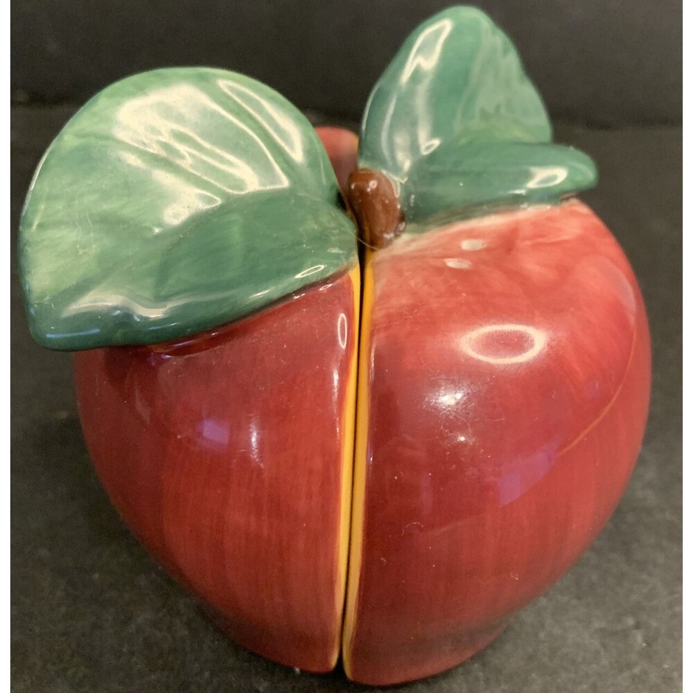 Vintage Red Delicious Apple Halves Salt And Pepper Shakers 'Salt of the Earth' - Picture 3 of 11